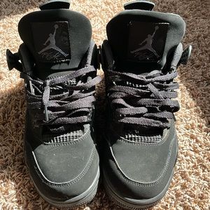 BLACK CAT JORDAN 4 SIZE 9.5